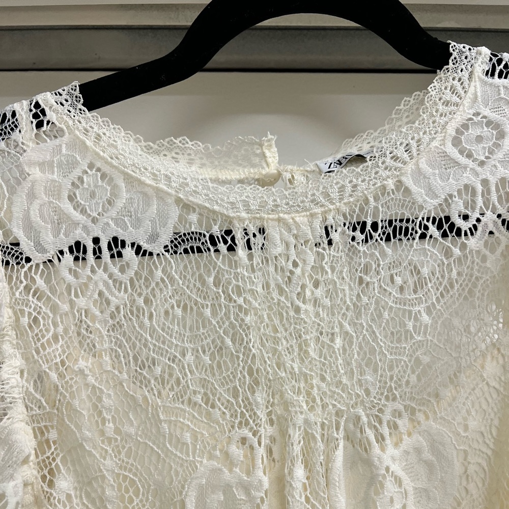 Zara Lace Top with ruffle and cropped cami - Picture 5 of 7